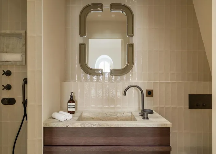 Hotel Highstay Maisons - Boetie 4*